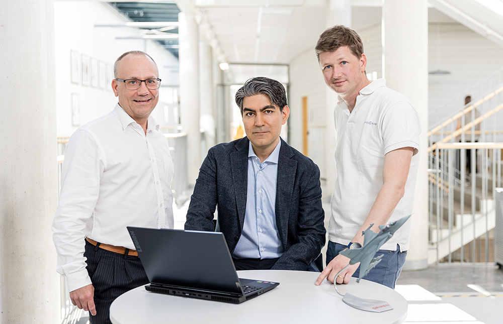 Håkan Forsberg, universitetslektor, Masoud Daneshtalab, professor och Joakim Lindén, industridoktorand. Foto: Henrik Mill
