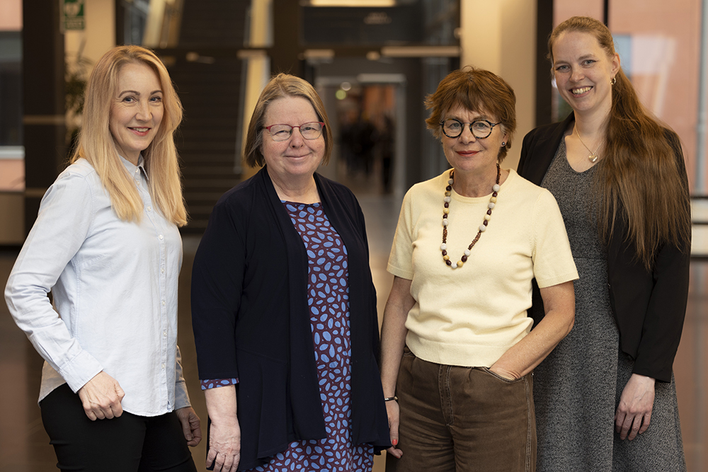 Kajsa Saykali, kommunikationsansvarig, Kristina Edström, professor och koordinator, Eva Regårdh, projektledare och Camilla Dann, administrativ koordinator. Foto: Mikael Wallerstedt