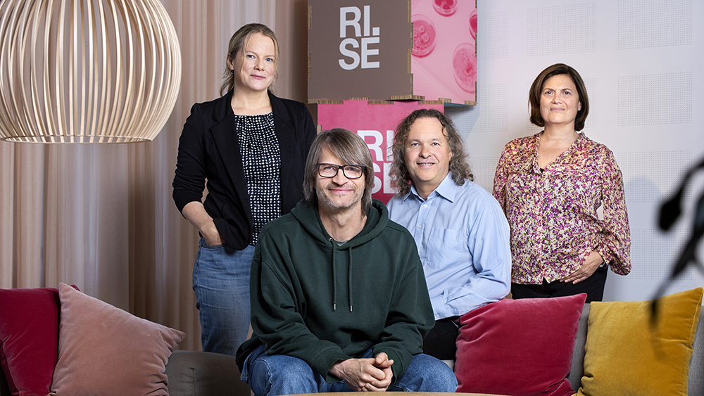 Karin Cedergren, enhetschef vid RISE, Thilo Bauch, docent vid Chalmers, Tobias Bergsten, forskare vid RISE och Floriana Lombardi, professor vid Chalmers. Foto: Lisa Jabar / AnnalisaFoto