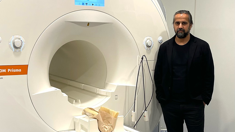Mehul Bhatt, professor i datavetenskap och AI vid Örebro universitet.