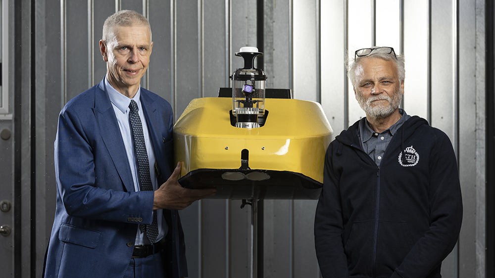 Hans Wicklander och Peter Sigray ser maritim robotik som viktig för havsmiljö, industri och säkerhet. Foto: Johan Marklund